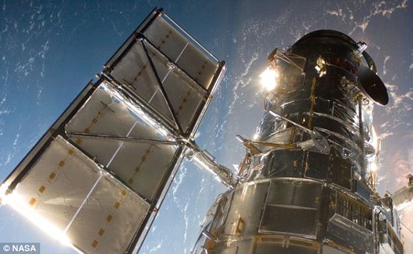 Телескоп Хаббл назван в честь Эдвина Хаббла, который открыл постоянную Хаббла и является одним из величайших астрономов всех времен.