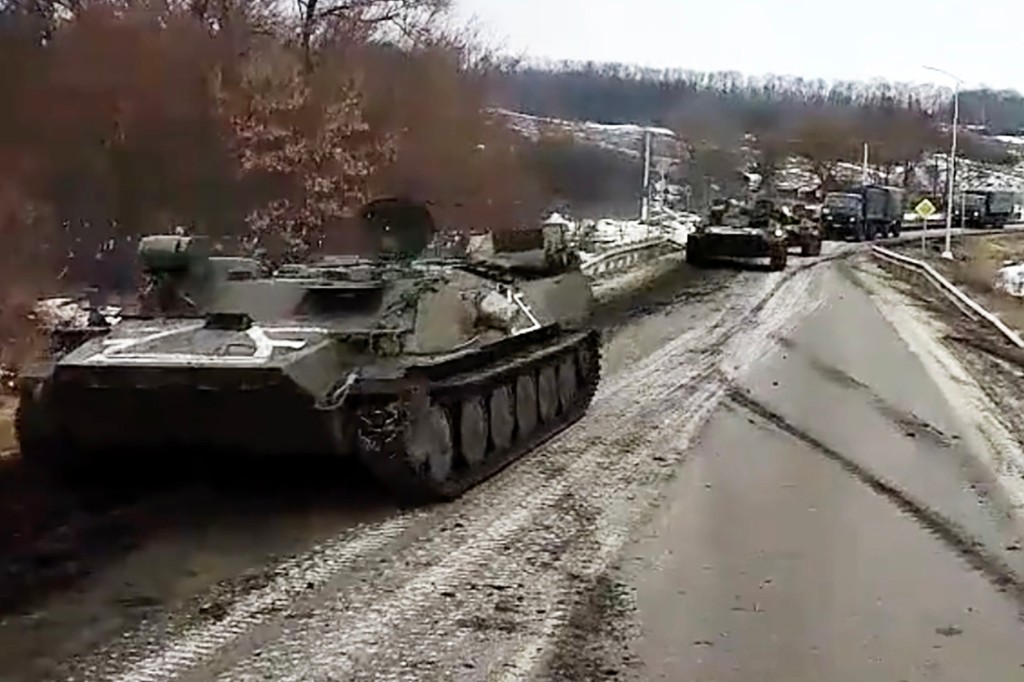 Российские войска продвигаются к границе с Украиной.