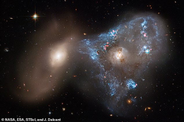 Космический телескоп НАСА «Хаббл» сделал потрясающую фотографию 