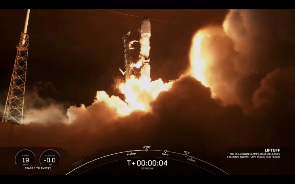 Запуск ракеты SpaceX Falcon 9 — двенадцатая рекордная миссия, приземлившаяся на борт корабля в море