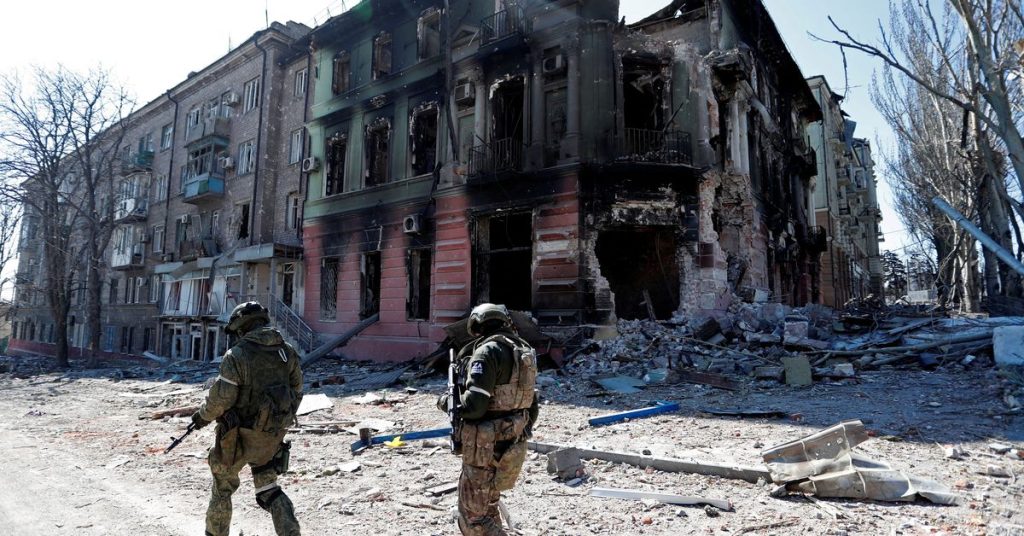 Украина заявляет о десятках тысяч убитых в Мариуполе и обвиняет Россию в злоупотреблениях