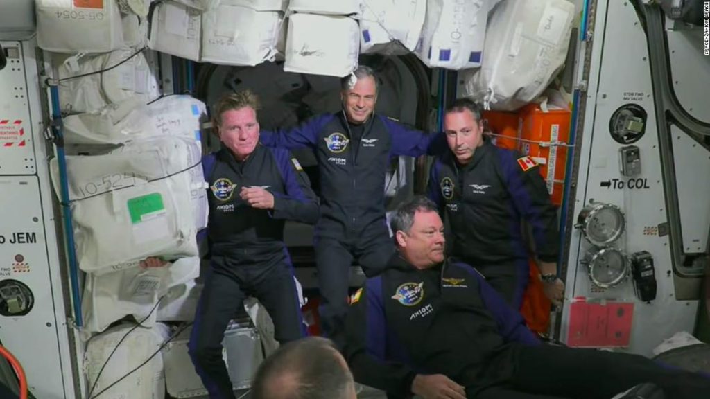 Вся специальная миссия астронавтов SpaceX возвращается домой после недельной задержки