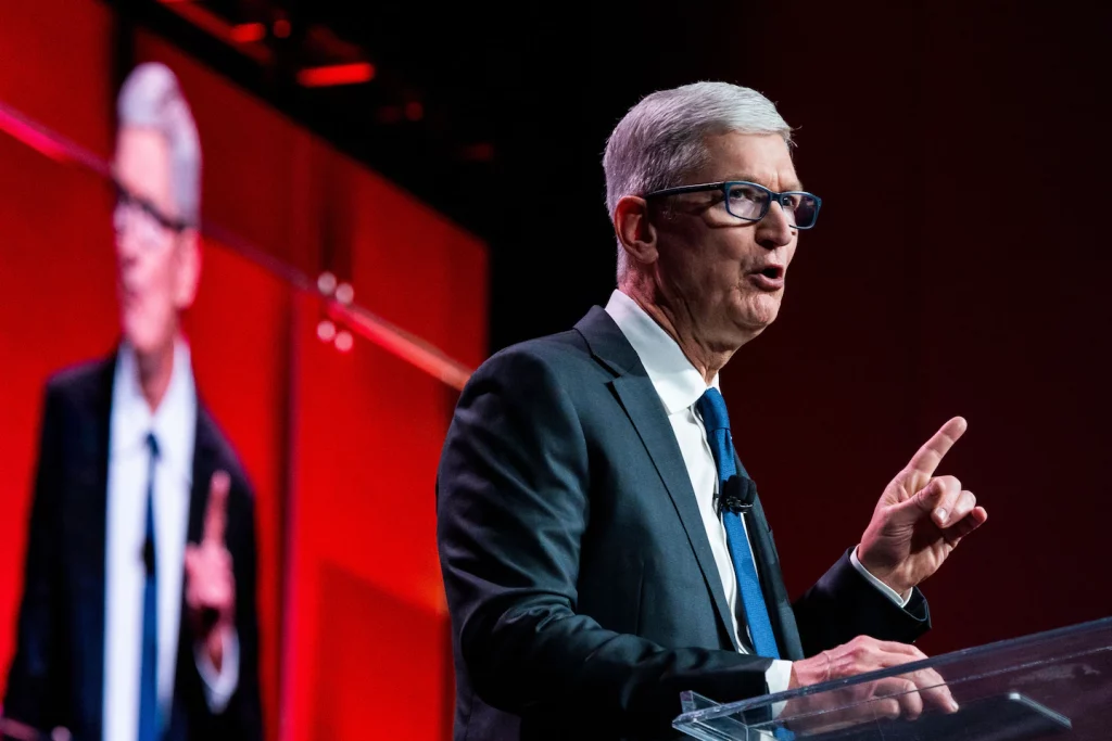 Генеральный директор Apple Тим Кук борется с усилиями по регулированию App Store во имя конфиденциальности