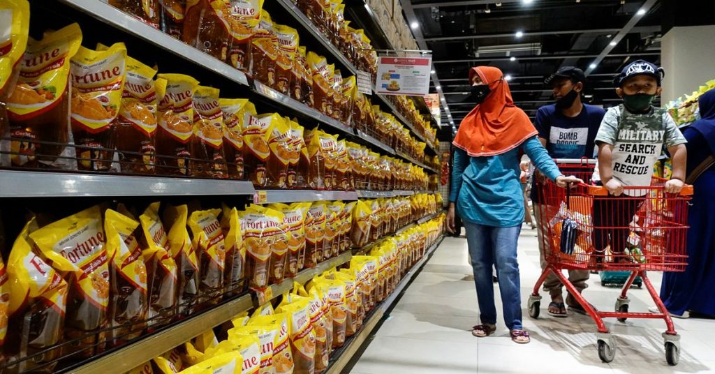 Индонезия вводит запрет на экспорт пальмового масла из-за роста мировых цен на продовольствие