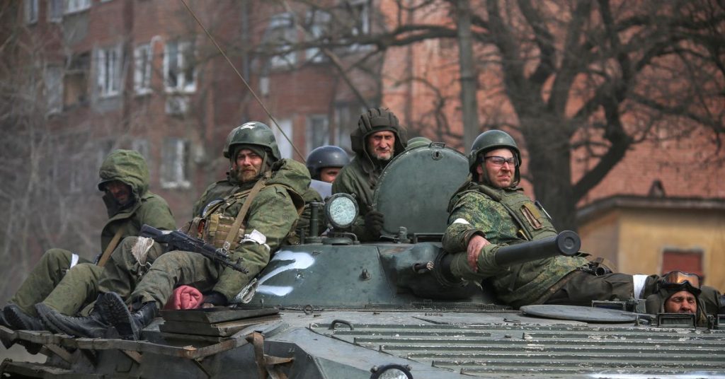 Россия начинает атаку и собирает трупы в «освобожденном» Мариуполе