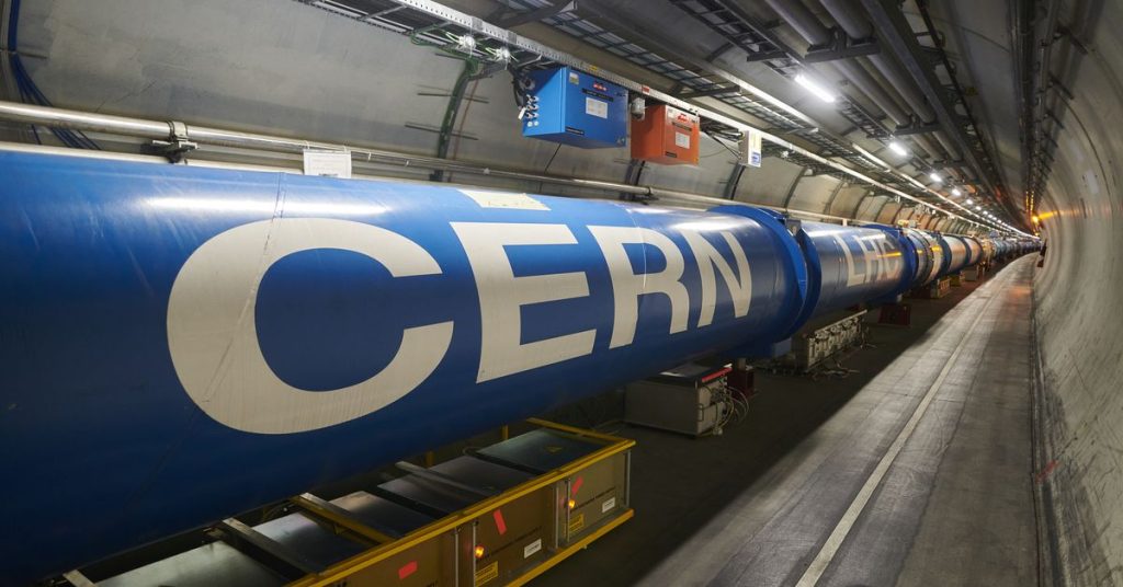 Ускоритель частиц ЦЕРН начинает работу после трехлетнего перерыва