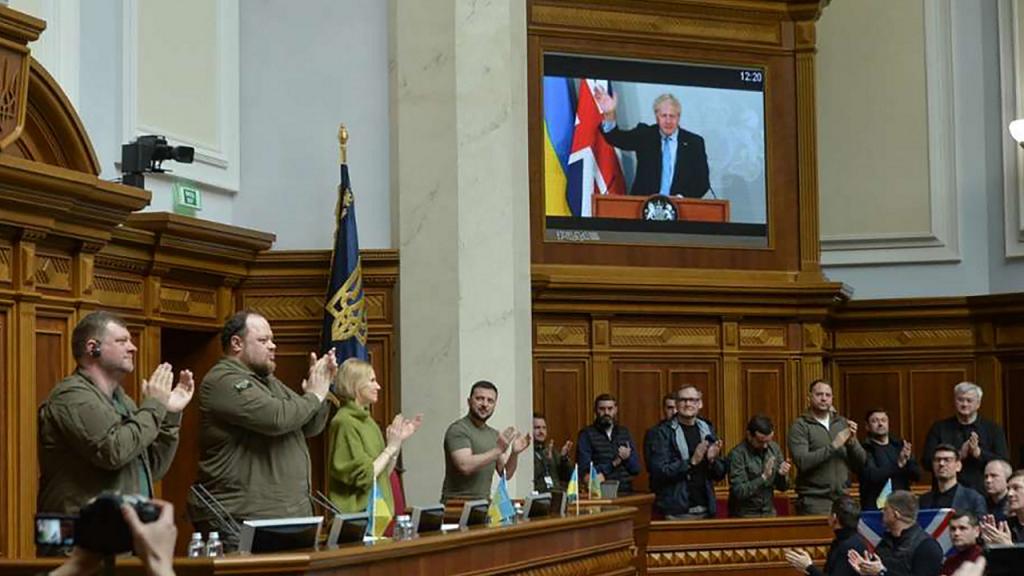Борис Джонсон выступил с беспрецедентной речью перед украинскими законодателями, приветствуя «величайшее достижение 21 века»