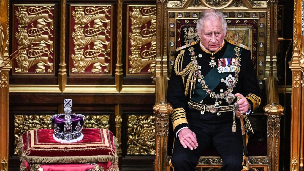 Принц Чарльз впервые произносит речь королевы