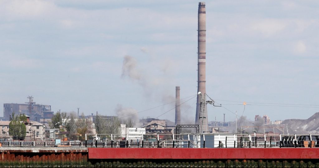 Русско-украинская война: мирные жители эвакуируют мариупольский завод "Азовсталь" |  военные новости между россией и украиной