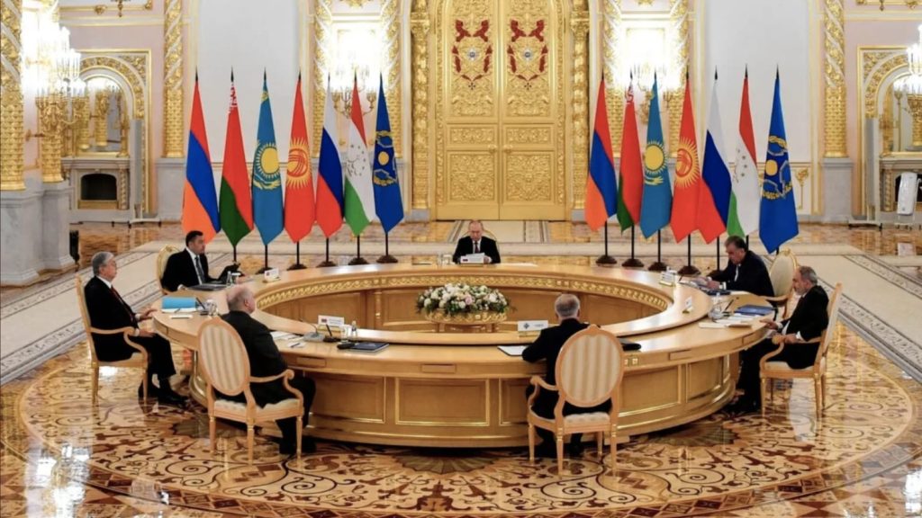 Союзники президента России Владимира Путина раскритиковали Украину на саммите ОДКБ