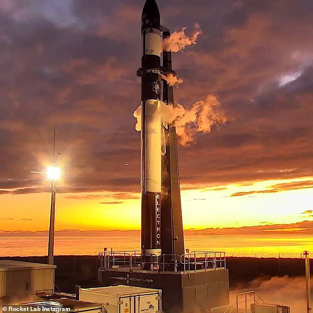 Американская компания Rocket Lab отправит в космос спутник CAPSTONE на своей электронной ракете (на фото)