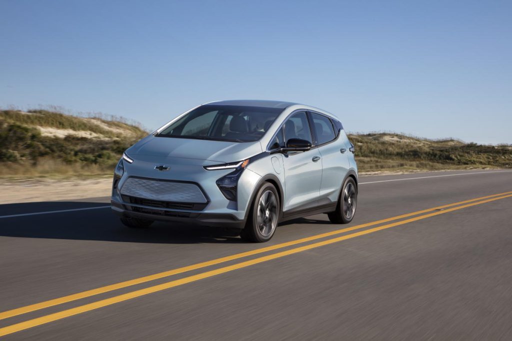 General Motors снижает цену на Chevrolet Bolt 2023, делая его самым дешевым электромобилем в Америке
