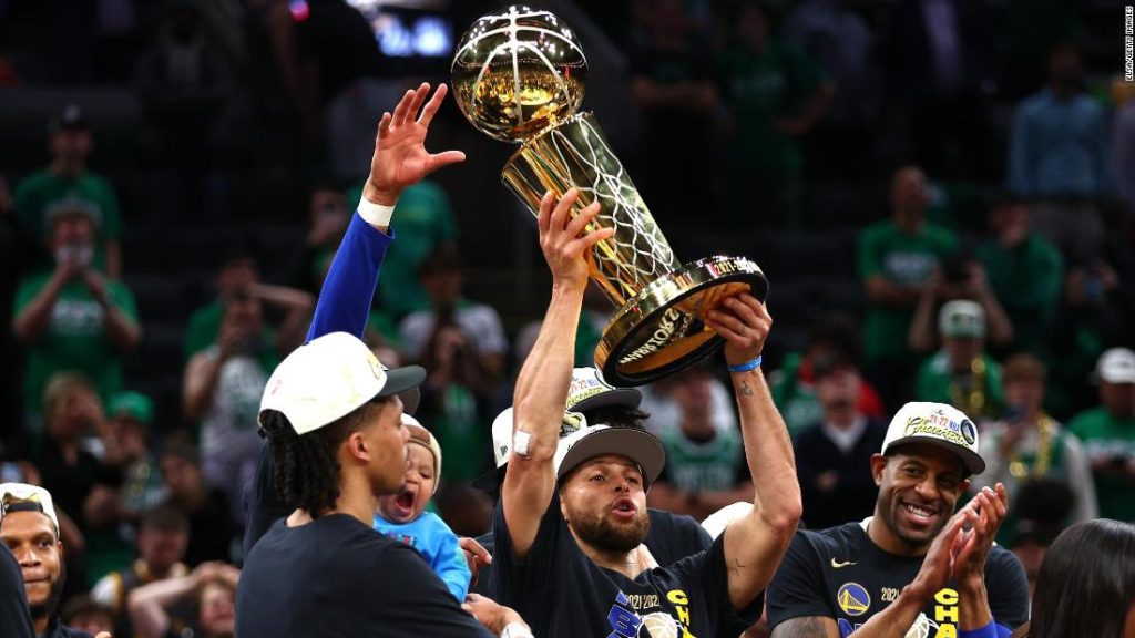 Финал НБА: под руководством MVP Стефа Карри «Голден Стэйт Уорриорз» выигрывают чемпионат, победив в шестой игре «Бостон Селтикс»