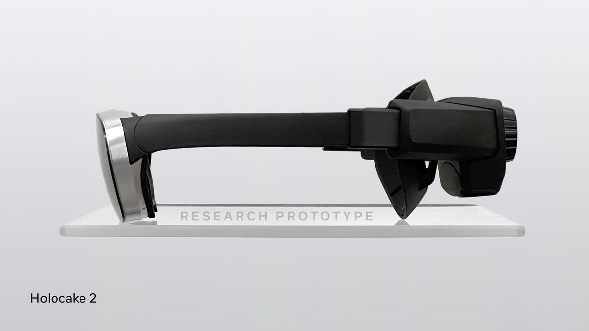 Прототип тонкой гарнитуры VR с боковым обзором