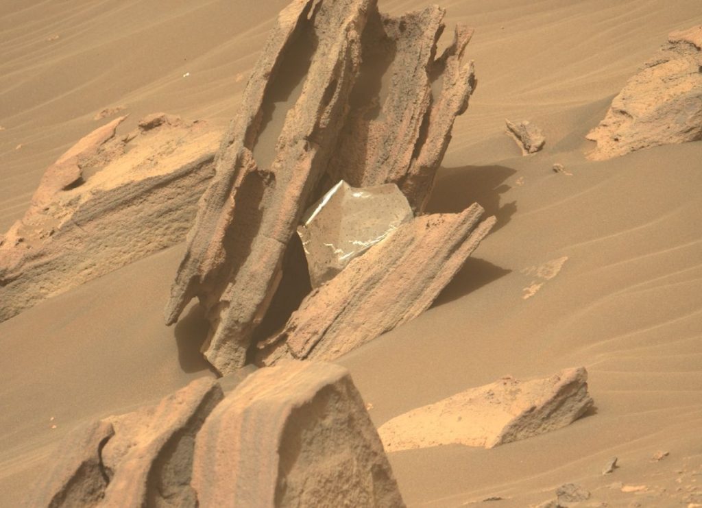 Persevere on Mars обнаружил часть своего шасси