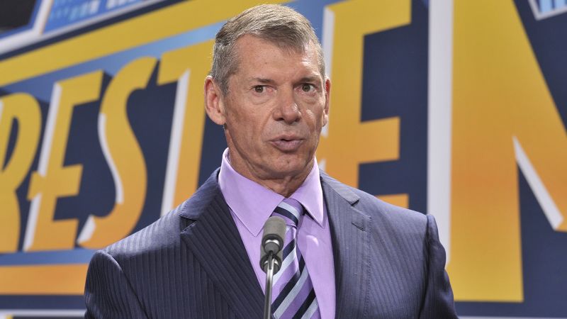 Винс МакМахон уходит с поста генерального директора WWE после обвинений в молчании из-за денег