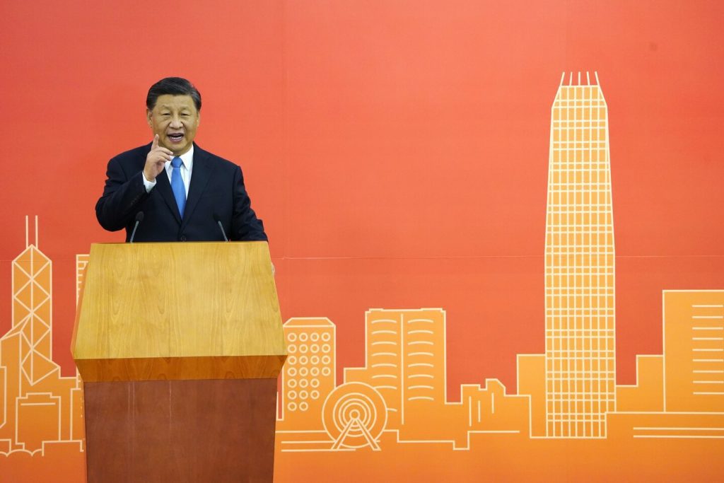 Китайец Си Цзиньпин посетил Гонконг, чтобы отпраздновать годовщину доставки