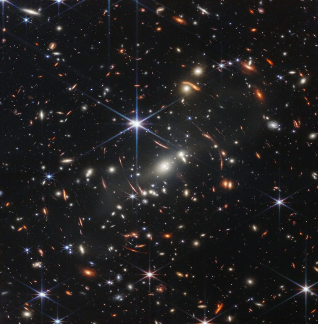 Астроном объясняет потрясающие первые изображения с космического телескопа Джеймса Уэбба