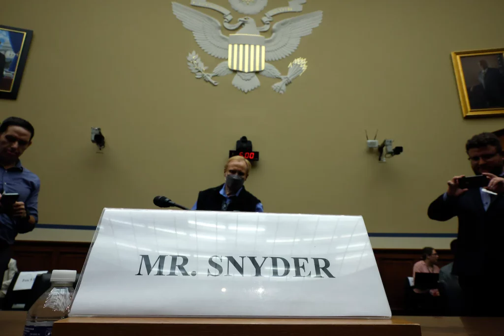 Дэниел Снайдер примет под присягой вопросы комитета Палаты представителей в четверг
