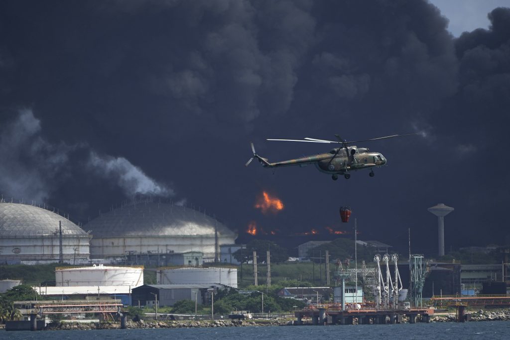 Пожар на кубинском нефтяном объекте: один человек погиб и 121 ранен (чиновники)