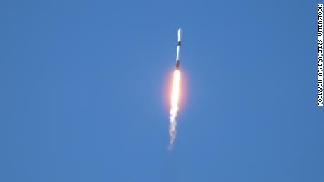 Ракета SpaceX Falcon 9 несет первый в Южной Корее лунный орбитальный аппарат.