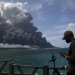 Пожар на нефтяном объекте угрожает хрупкой электрической системе Кубы