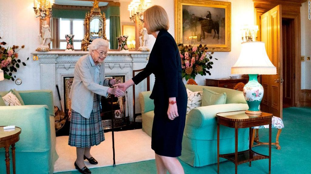 Лиз Трасс становится новым премьер-министром Великобритании после прощания с Борисом Джонсоном: оперативные обновления