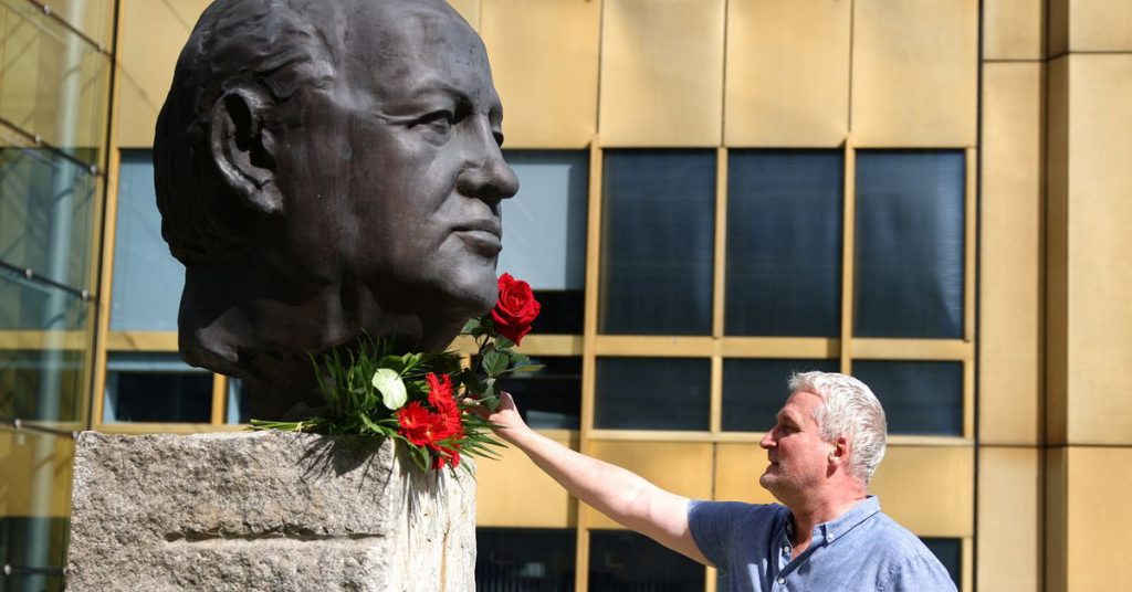 Путин отрицает проведение государственных похорон Горбачева и будет держаться подальше